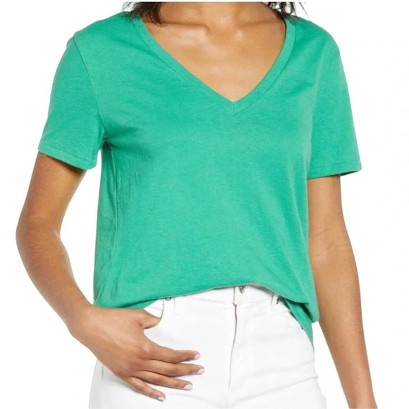 BP Women's V-Neck Plain Green Basic Tee Shirt Small NWT - Picture 1 of 5